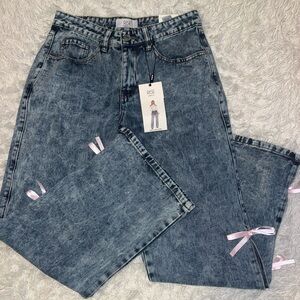 NEW Vintage-Inspired Blue Straight Leg Jeans with Pink bow Details